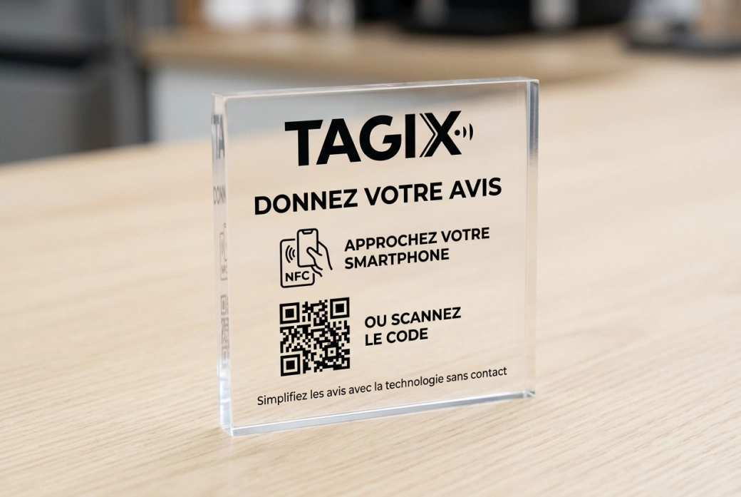 Plaque NFC Plexiglass 70x70 mm avec le logo tagix pour donner les avis